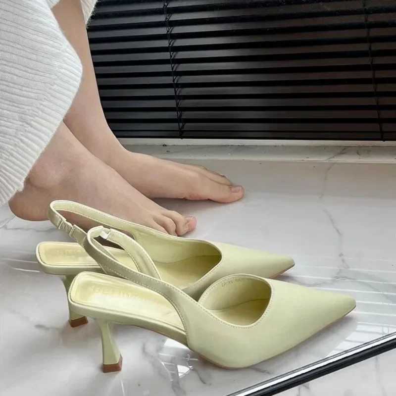 Summer 2023 New Fashion Pointed Stiletto Medium New Heel High H Wen Back Empty Hot Toe Sandals Green Wens Shoes Z250311