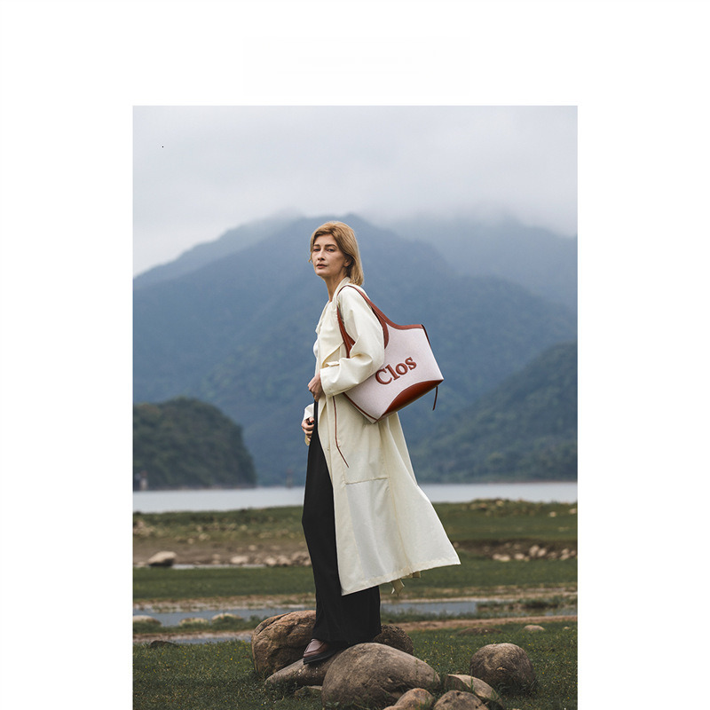 2025 Spring summer High Quality Canvas Handbag Fashion Designer Trendy Large Capacity Crossbody Bag Commuter Outdoor Leisure Women s Underarm Bag Stor