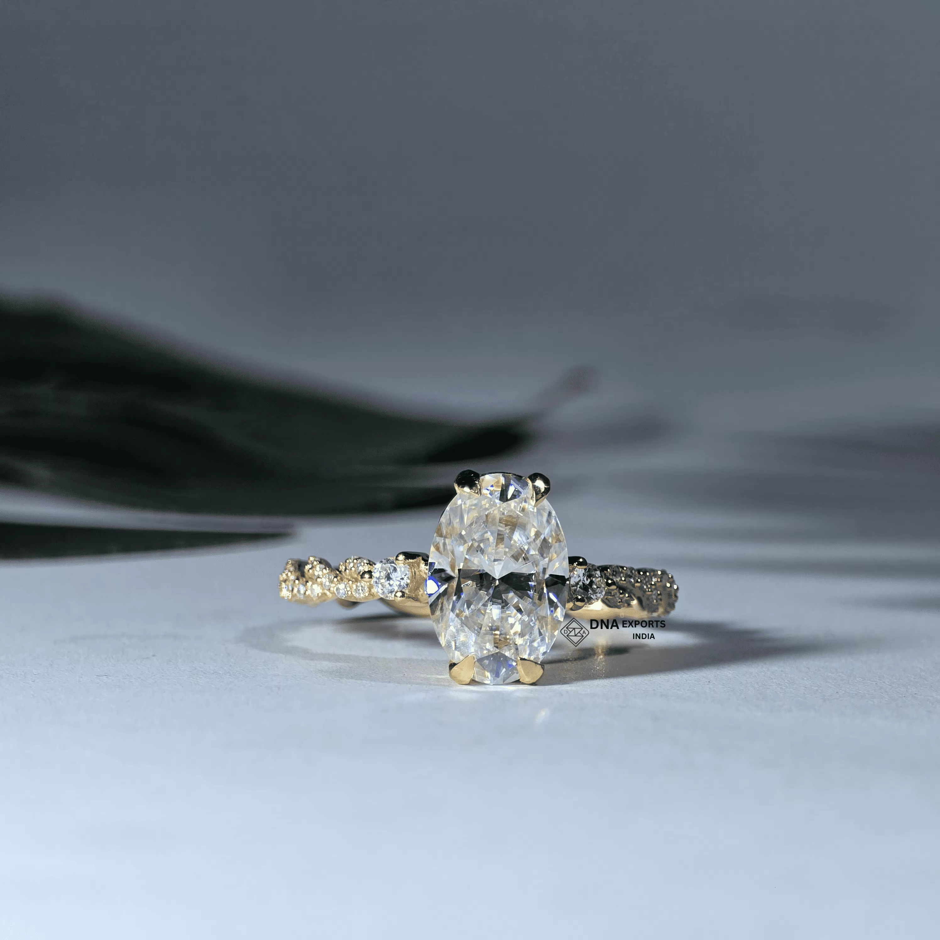 Best Quality Moissanite Oval Cut Wedding Ring Latest Design Multi-Stone Twisted Band Jewelry Gift at Best Price