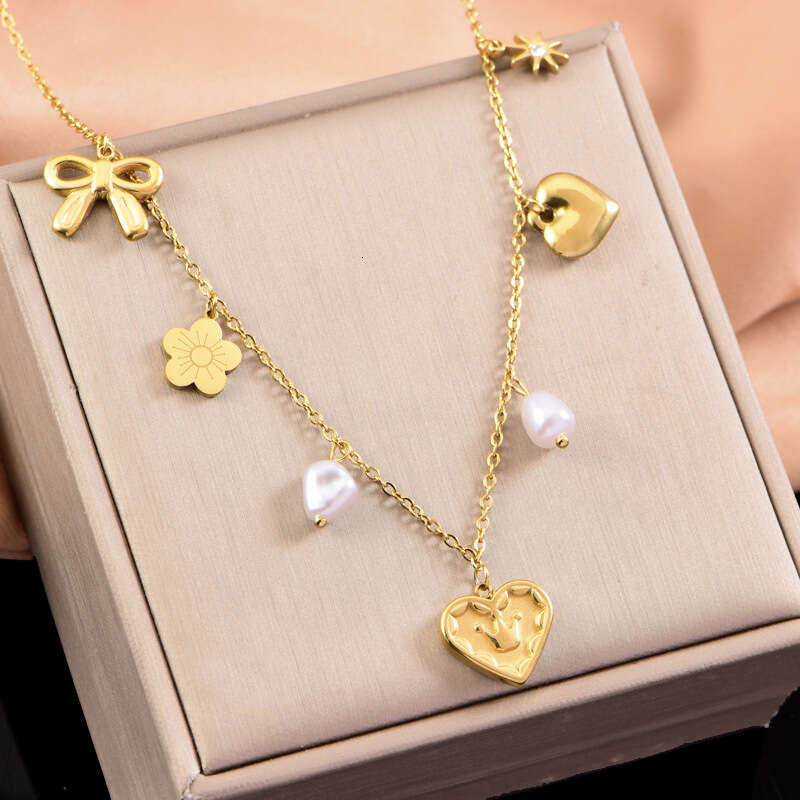 Fashionable stainless steel heart-shaped necklace with butterfly bow, peach heart collarbone chain, high-end accessory for women puka shell pearl jewe