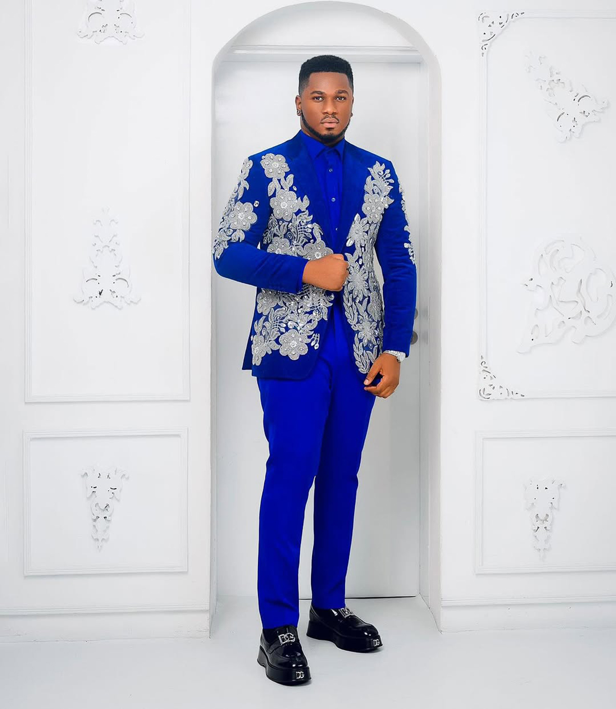 Men Suits for Wedding Tailor-Made Crystal 2 Pieces Suit Tuxedos Notched Lapel Appliques Beaded Shiny Groom Blazer Pants Prom Evening Party Custom Made