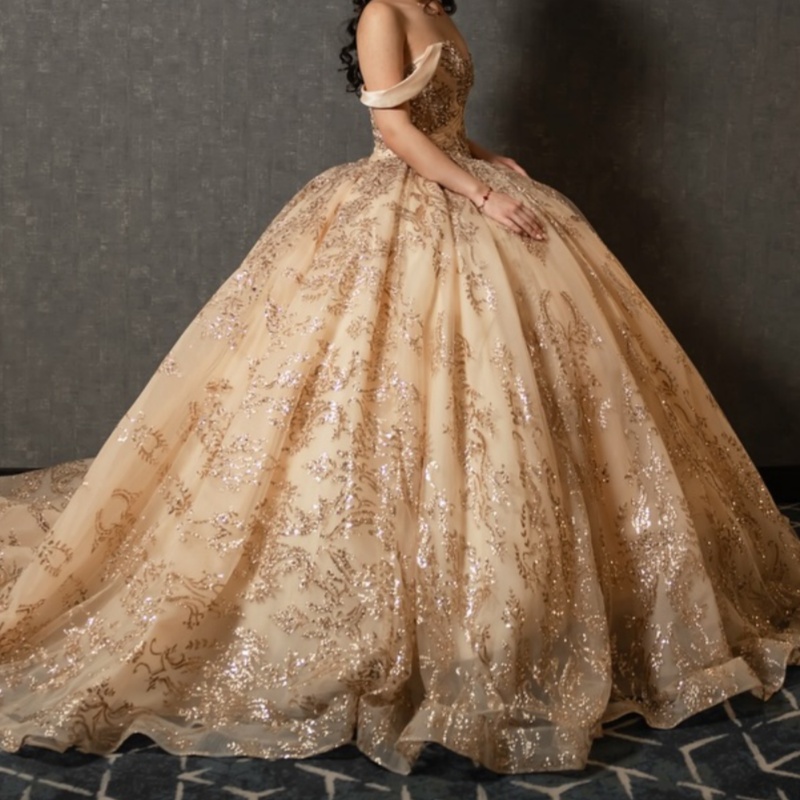 Champagne Shiny Quinceanera Dresses Ball Gown Off The Shoulder Sequin Applique Lace Beads Tull Party Birthday Sweet 16 Vestidos 15 Anos