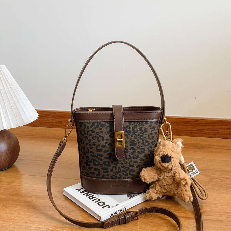 Women's Bags handbag Autumn and winter high-end handbag, casual light luxury bucket fashionable temperament bag, women's commuting shoulder 