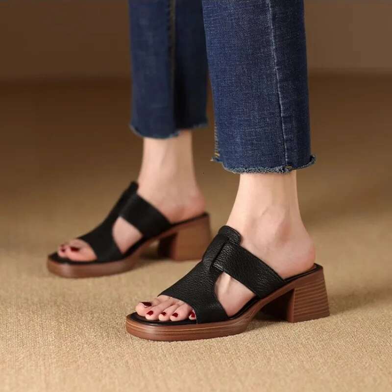 2025 Sandals Handmade Vintage Square Toe Women Slippers Tuckle Strap Shoes New Lady Summer Beach Casual Pumps Q226