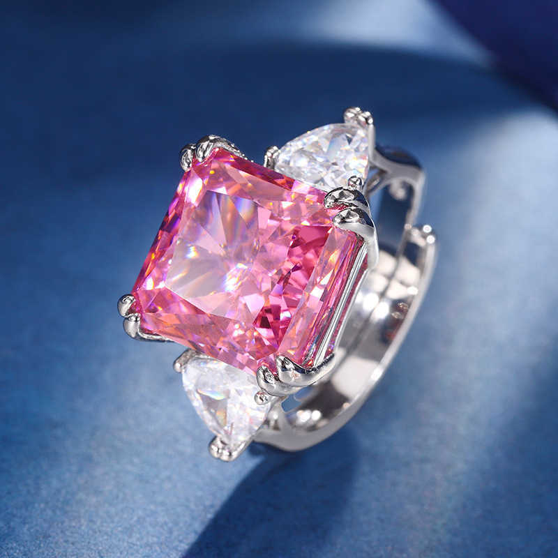 2024 New Zhuangsheng High Carbon Diamond Ice Flower Cut Copper Set with Princess Pink Diamond Set 12 * 12-10 * 10 W250312