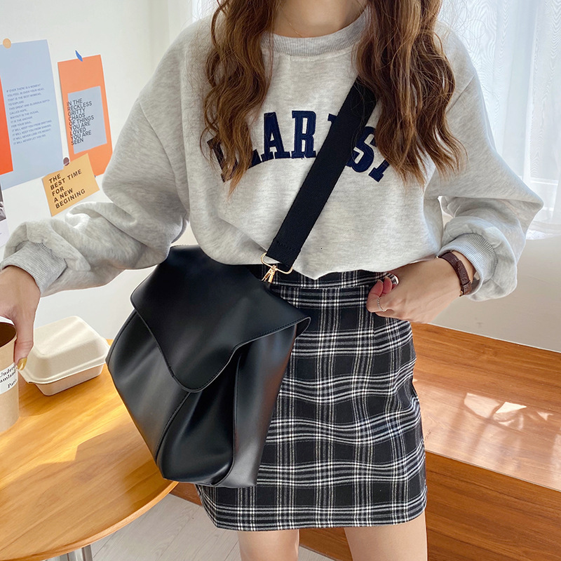 2025 Summer New Large Capacity Bag Niche Designer Women S Fashion Handbag Casual Shoulder Crossbody Bag Trendy Wallet Mobile Phone Bag Storage Bag