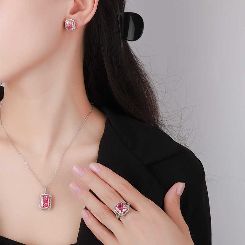 2024 New Zhuangsheng High Carbon Diamond Ice Flower Cutting Deep Pink Diamond Copper Inlaid Fashion Set 10 * 14-10 * 12 W250312