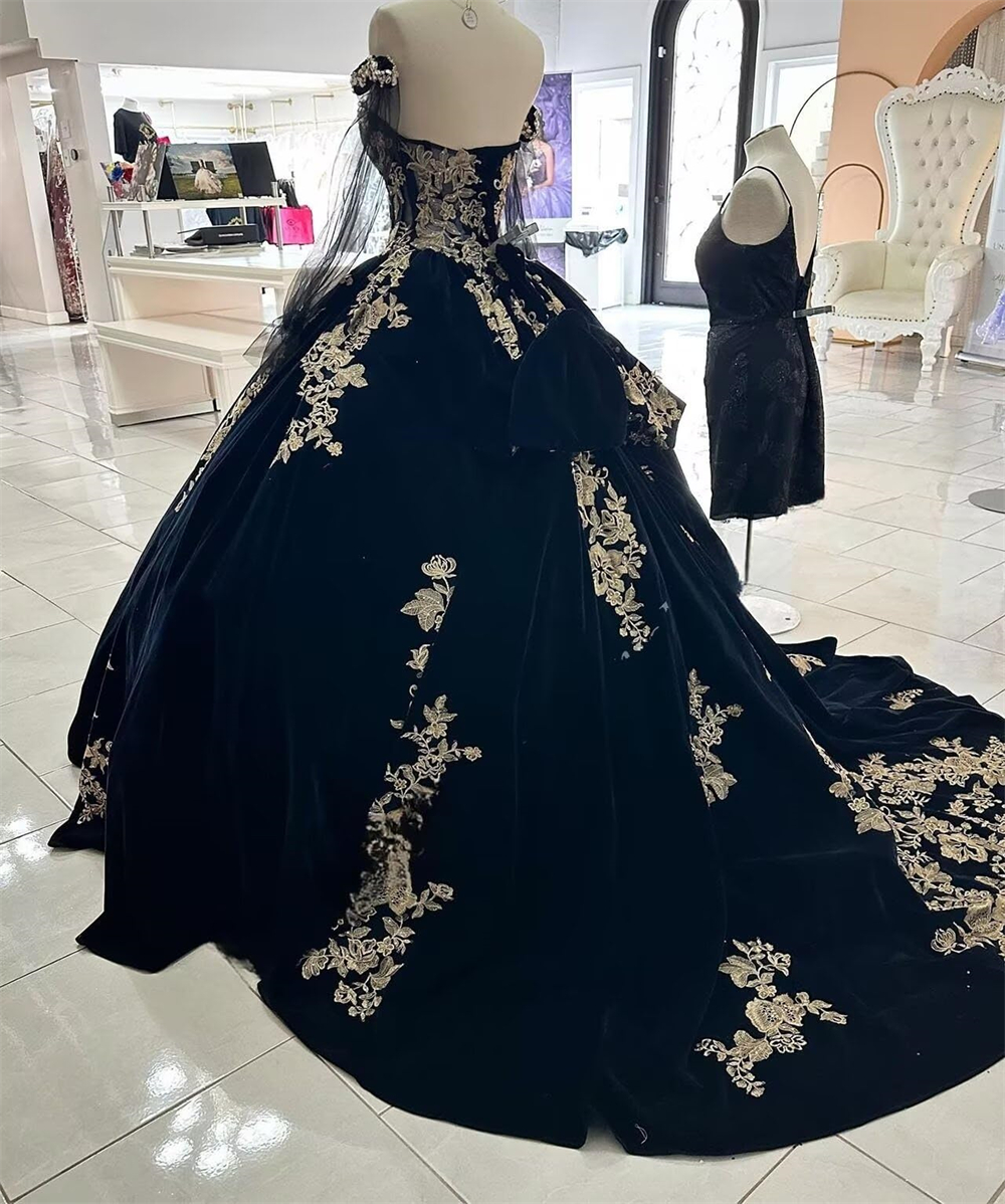 Ball Gown Quinceanera Dresses Long Sleeve Appliques Crystal Off the Shoulder Lace-up Plus Size Sweet 15 16 Princess Birthday Party Gowns Vestidos De 1