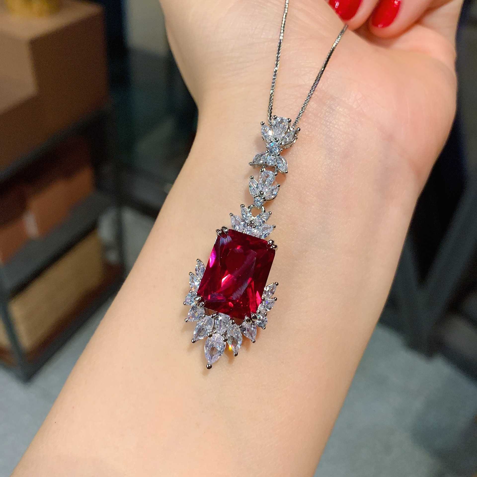Zhuang Shengsheng Simulation Red Glass Ring Necklace Earnail Set Creative Full Diamond Luxury Set 12 * 16 W250312