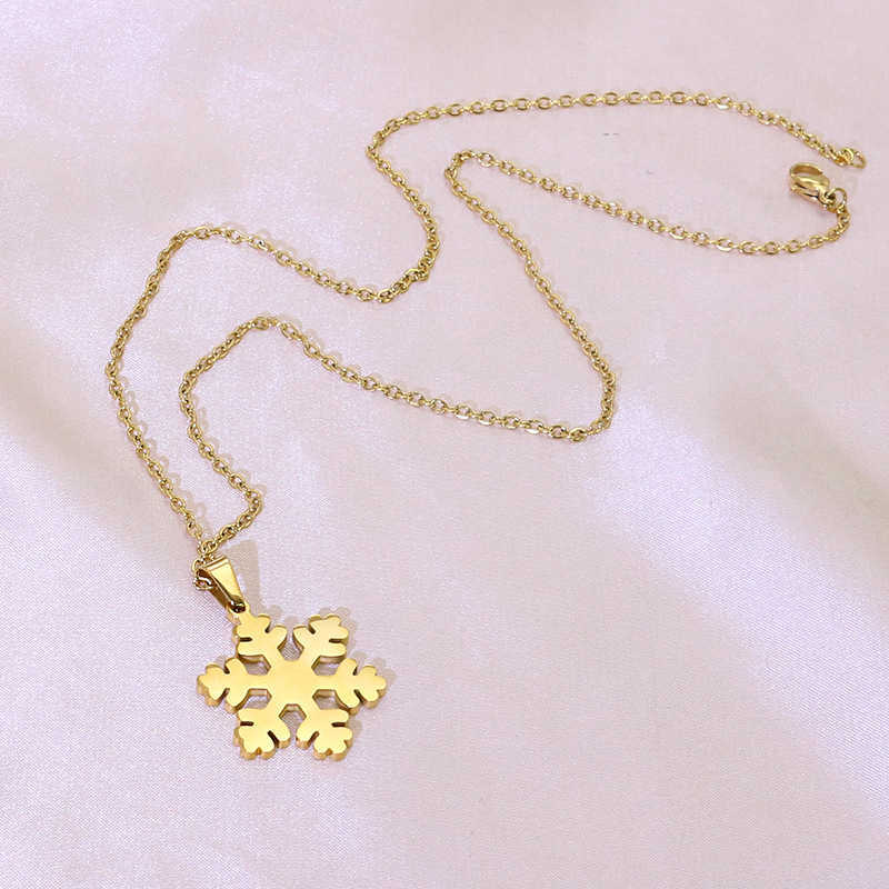 Titanium steel necklace pendant earring set snowflake shaped Christmas ornament stainless steel gift W250312