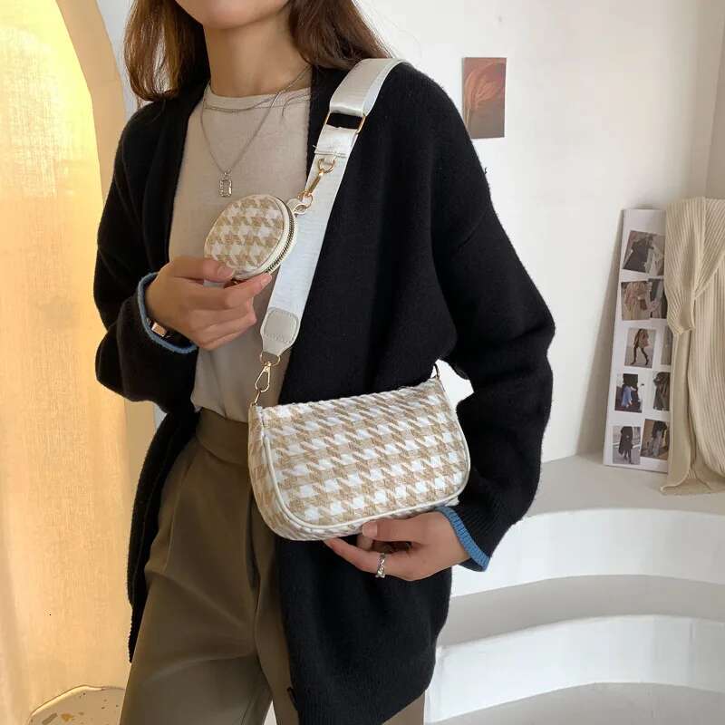 Women s Retro Checkered Printed Single Shoulder Mini Round Wallet Pendant Designer Women s Fashion Crossbody Bag Casual Mother And Child Handbag Stora