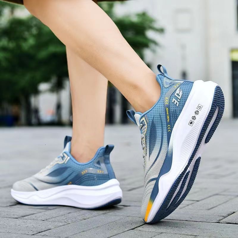 2025 new ultra light sports breathable designer trendy fashion shock-absorbing soft sole student shoes men's lightweight running shoes