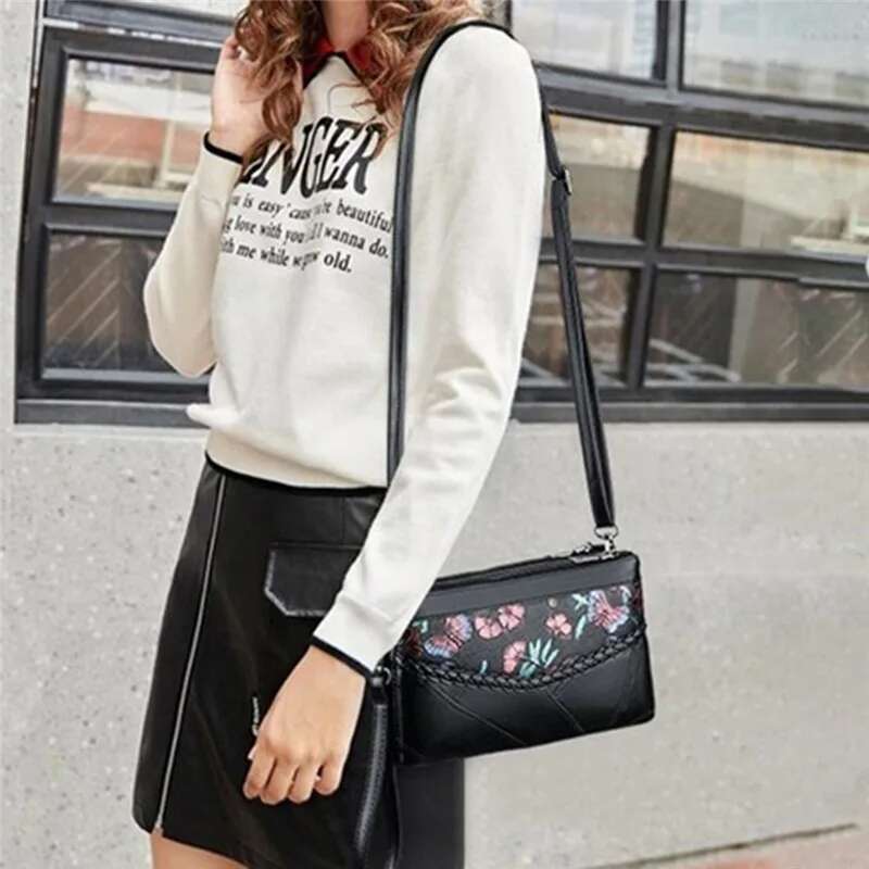 2024 New PU Leather Women Black Shoulder Bags Rivet Tassel Female Solid Colour Elegant All-Match Lady Casual Handbags