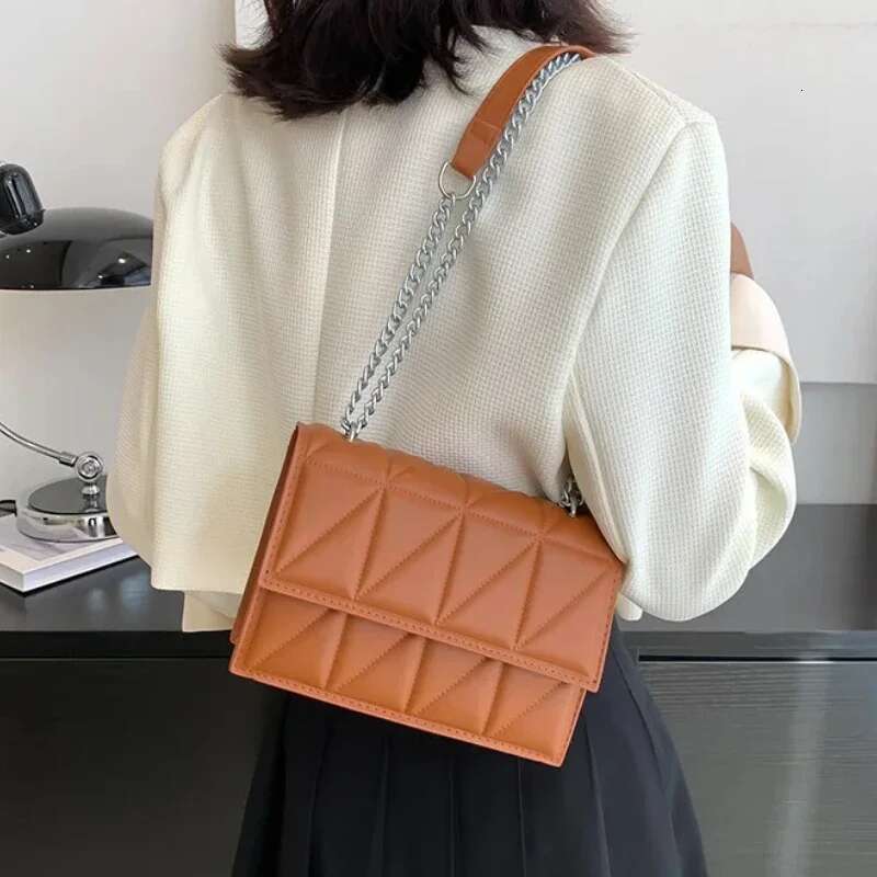 Designer Fashion Women s Crossbody Bag Premium PU Leather Handle Chain Handbag 2025 New Casual Wallet Lipstick Phone Storage Bag Mini Saddle Bag