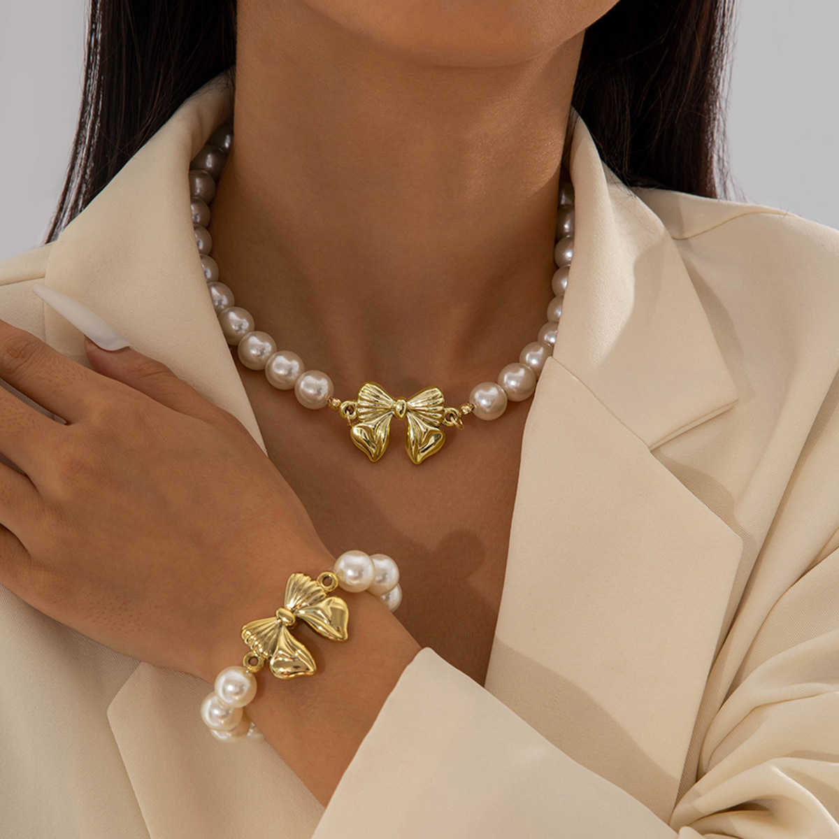 Fashion imitation pearl necklace bracelet earring set design butterfly bead jewelry set for women W250312