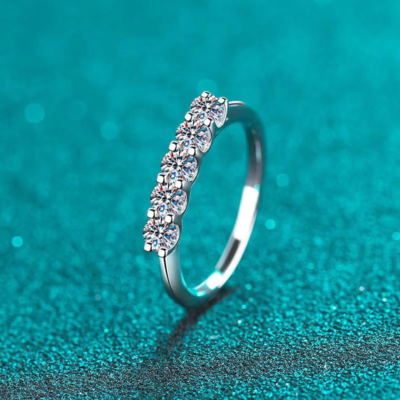 Factory Direct Wholesale Hot Sales Fashion Jewelry Brilliant Cut Moissanite Diamond 925 Silver Moissanite Ring