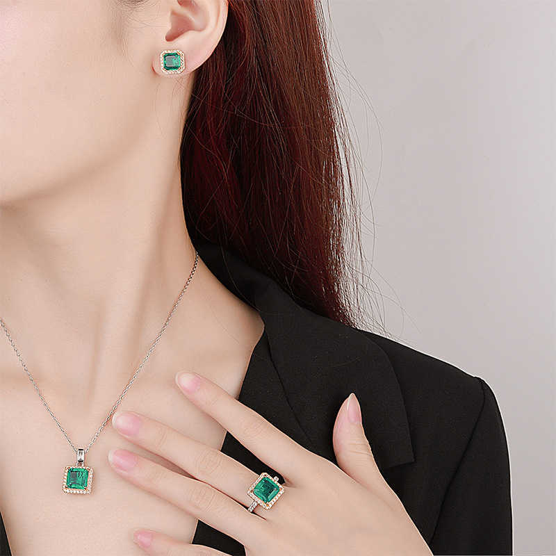 Zhuangsheng Copper Bottom Gold Plated Simulated Red Corundum Emerald Princess Square Set Main Stone 10 * 10-8 * 8 W250312