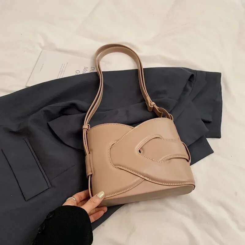 High Appearance Level Crossbody Package 3-Dimensional Exquisite Simple Explosive Personality Light Commuter Shoulder Bag