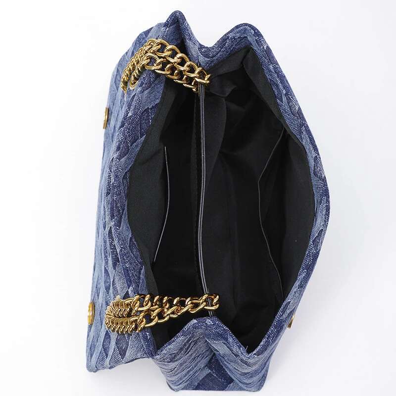 Womens Crossbody Bag Fashionable Designer Mini Handbag Single Shoulder Denim Chain Bag 2025 New Product High end Quality Small Square Bag Casual Walle