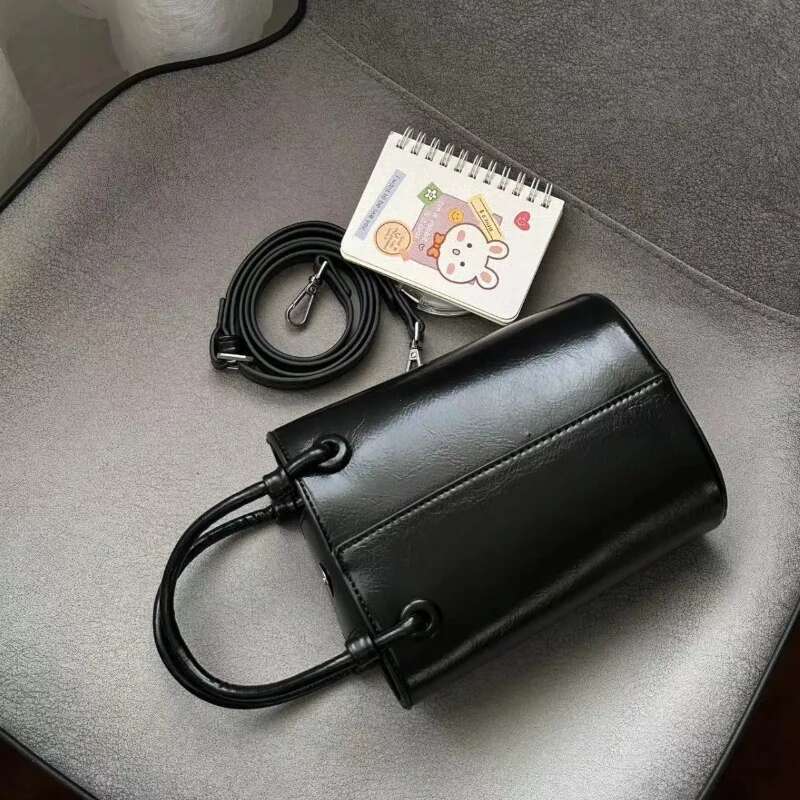 2025 New Fashion Bucket Shaped Retro Causal Chic Elegant Women Crossbody Handheld Versatile Bags Lady Handbags Shoulder Bag