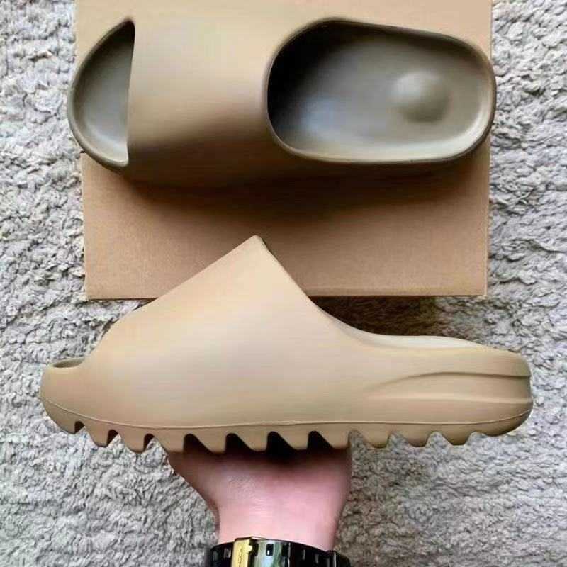 Stylish lightweight non-slip slippers