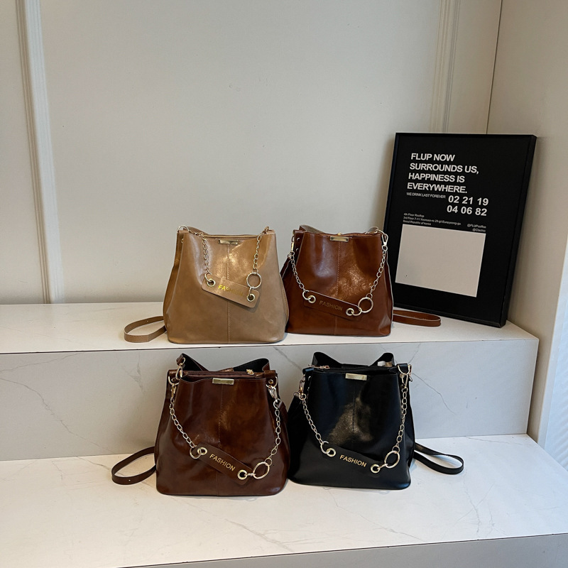Summer New Chain Leisure Bag Solid Color 2025 Fashion Designer Trend Commuting Bucket Bag Women s Crossbody Bag Mini Handbag Wallet Storage Bag