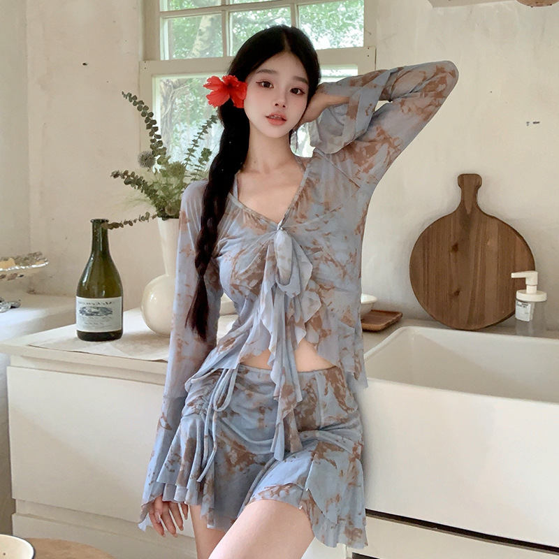 Designer's Slightly Chubby Girl Split Swimsuit 2025 Women's Hot Spring Long Sleeved Sunscreen Cover Sexy Bikini Women's Four Piece Set 