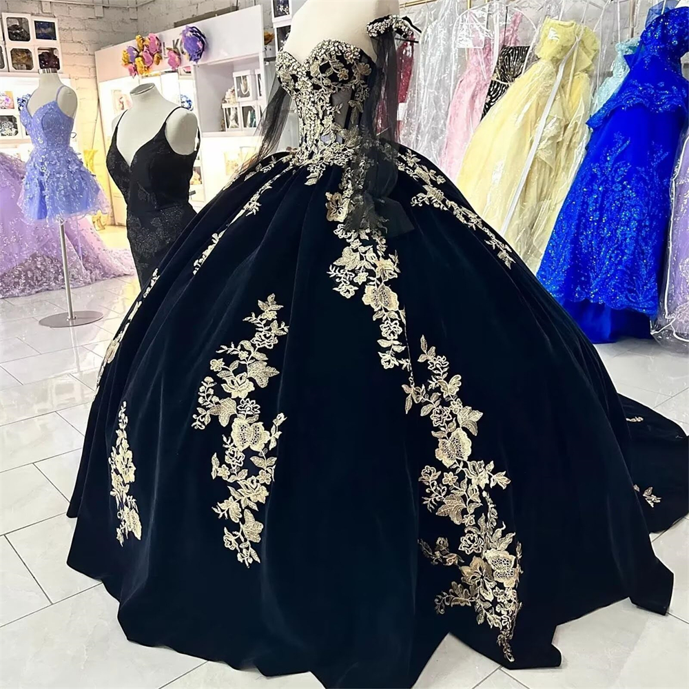 Ball Gown Quinceanera Dresses Long Sleeve Appliques Crystal Off the Shoulder Lace-up Plus Size Sweet 15 16 Princess Birthday Party Gowns Vestidos De 1