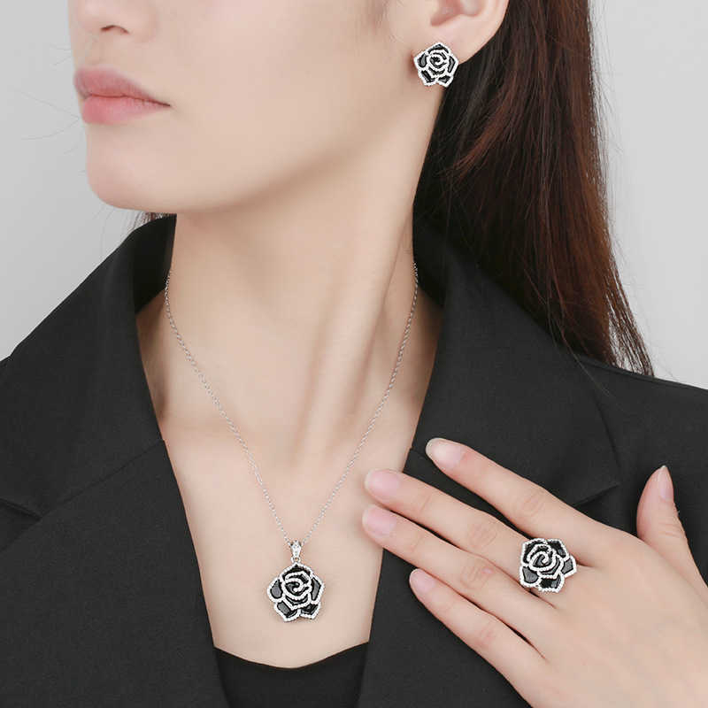 Popular explosive Zhuangsheng copper bottom gold-plated simulation white diamond micro inlaid dark rose high-end light luxury set for women W250312