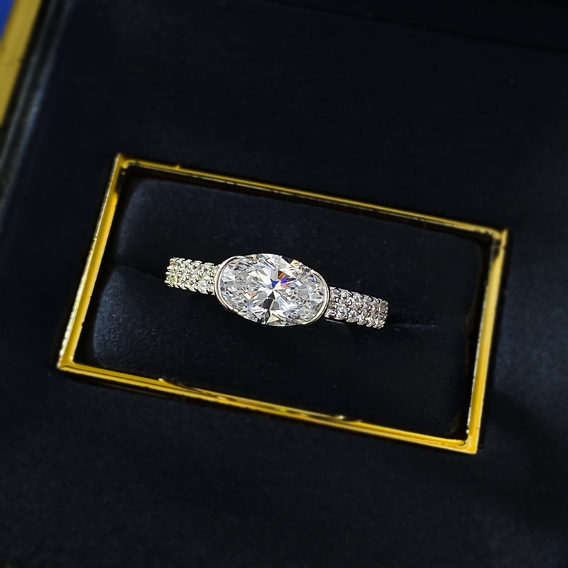 2025 Ins Top Sell Wedding Rings Luxury Jewelry Handmade Soild 925 Sterling Silver Oval Cut White Moissanite Diamond Gemtstones Party Promise Women Ban