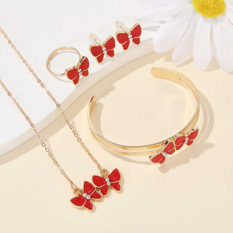 2024 New Jewelry Personalized Drip Oil Butterfly Bracelet Temperament Zinc Alloy Handpiece W250312