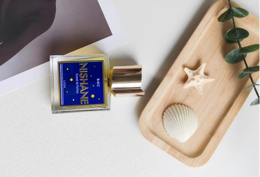 Plant-Inspired Neutral Blue Wood Cologne with Fresh Floral Notes perfume, 50 ml