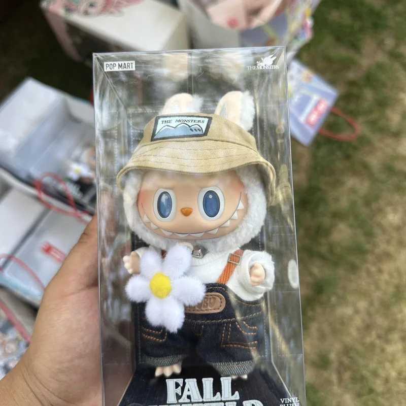 Labubu keychain 1 1 monster Labubu series falls into the wild doll childrens toy tidal game pendant inventory birthday gift X250312