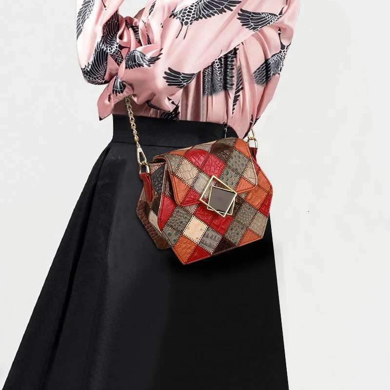 Women's Vintage Shoulder Bags Factory Genuine Leather Crossbody Purse Travel Summer Lady Chain Small Messenger Bag