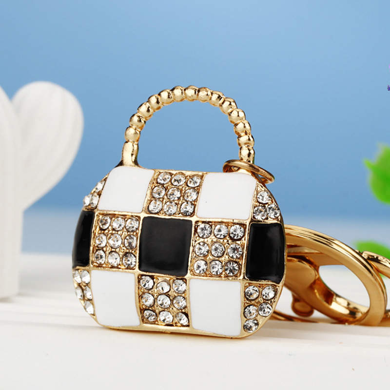 Sophisticated Lady's Metal Keychain Ring: Sparkling Diamond Pendant Ideal for Bags & Vehicles