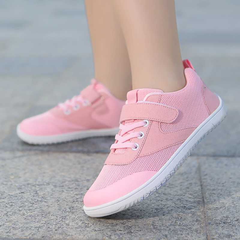 New Children Walking Shoes Lighten Breathable Wide Palm Sneakers Multi Functional Non Slip Barefoot Casual Sneakers Z250312