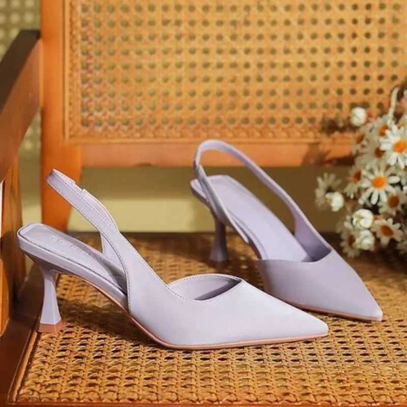 Summer 2023 New Fashion Pointed Stiletto Medium New Heel High H Wen Back Empty Hot Toe Sandals Green Wens Shoes Z250311