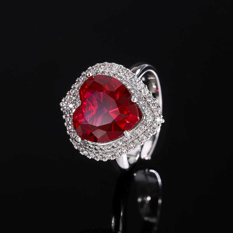 2024 New Zhuangsheng Simulation Red Corundum Heart Shaped Light Luxury Set 15 * 15-12 * 12-9 * 9 W250312