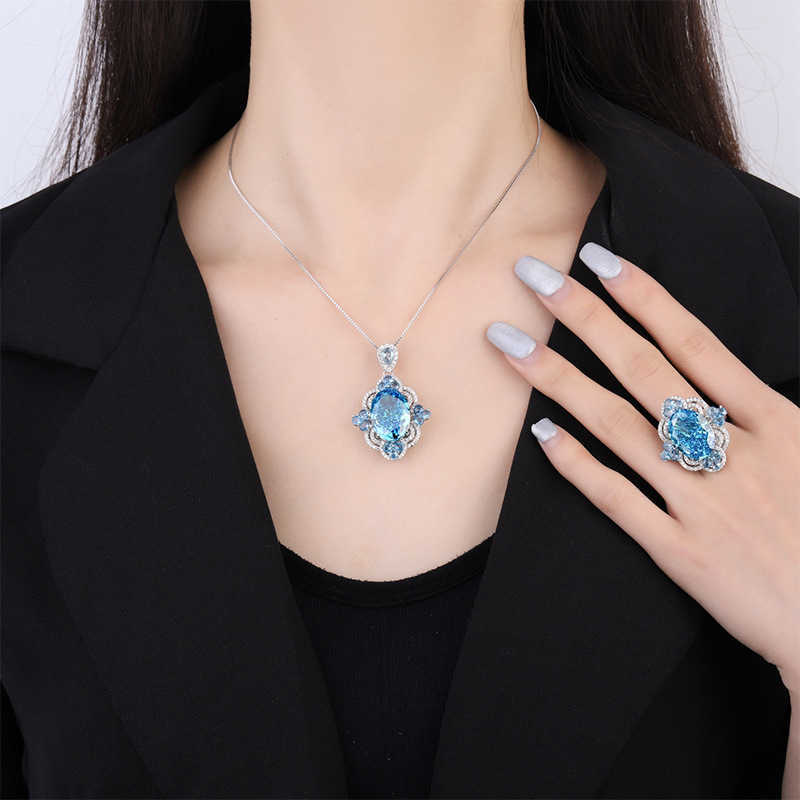 Zhuang Shengshengs new S925 silver high carbon diamond sea blue treasure sparkling luxury palace style inlaid set 13 * 18 W250312