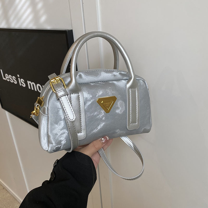 2025 Summer New High End Fashion Designer Handheld Mini Small Square Bag New Trend Small Handbag Premium Storage Bag Wallet Crossbody Bag Casual Saddl