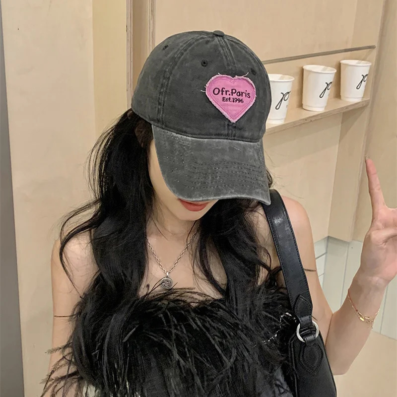 Korean Women Baseball Cap Spring and Summer Retro Love Heart Embroidery Hat Girls Fashion Patch Sunshade Soft Top Caps 250311