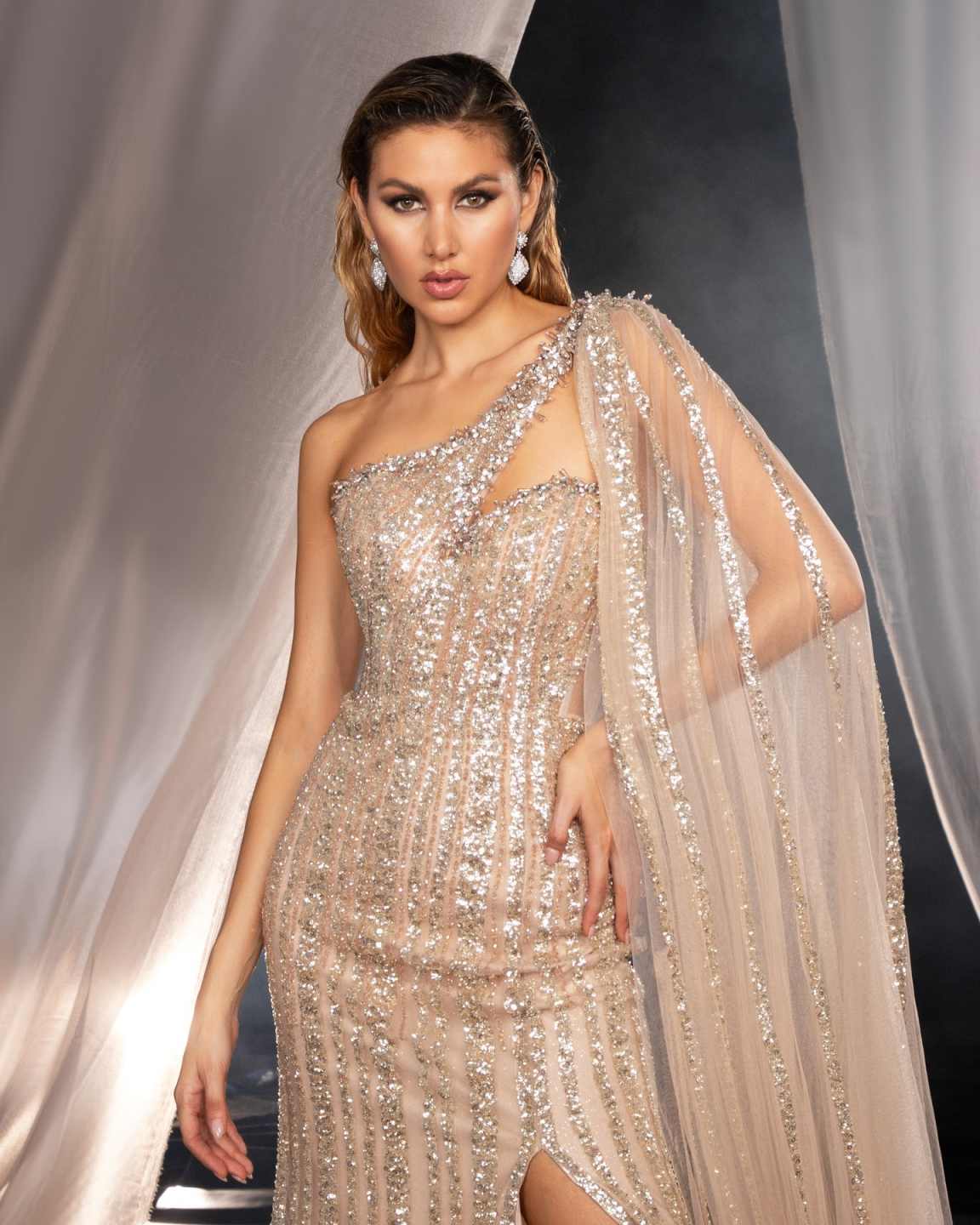 Classic Mermaid Evening Dresses For Women One Shoulder Sleeveless Gown Sequins Split Side Sweep Train Party Customized Dress