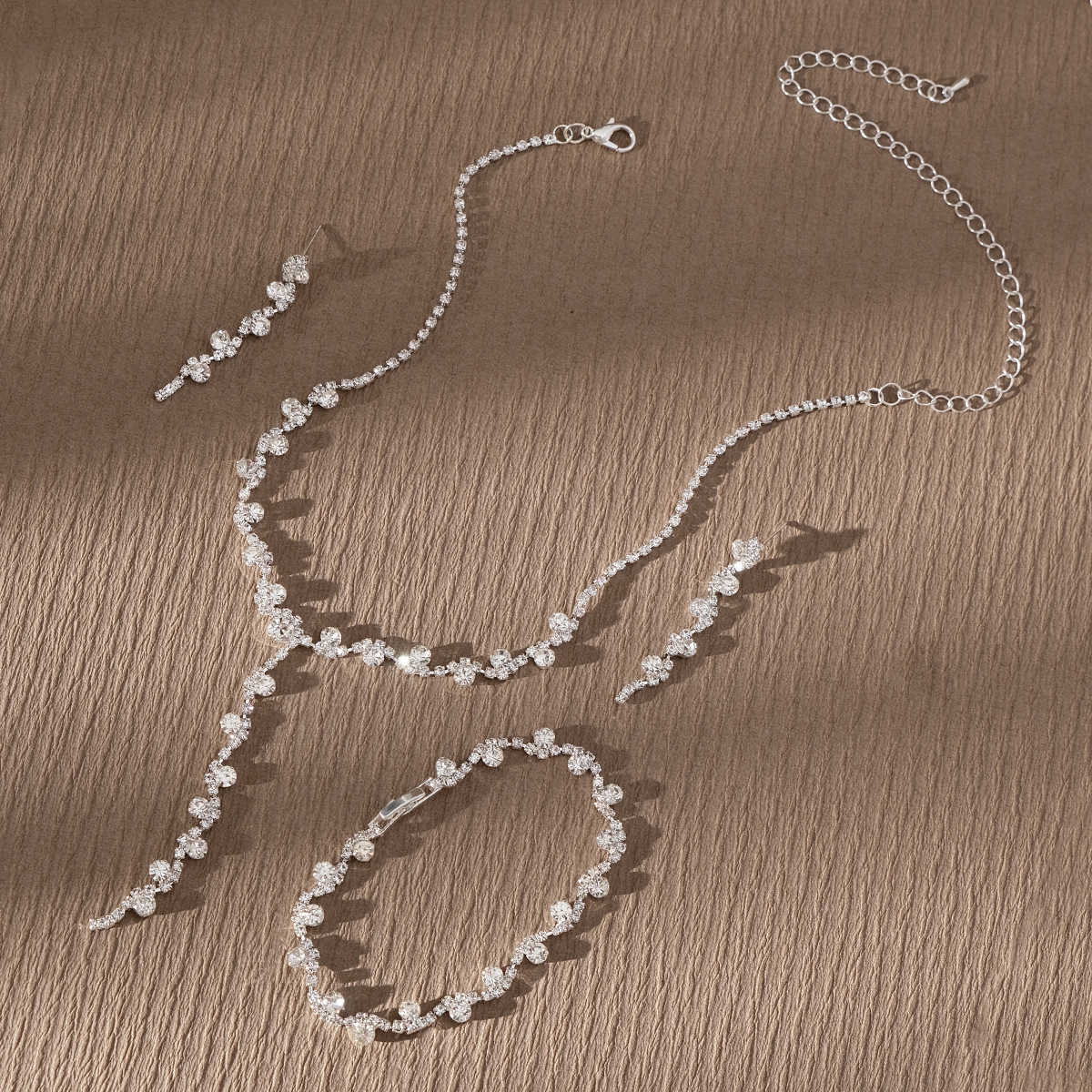 New Claw Chain Water Diamond Bridal Necklace Set Wedding Banquet Accessories Bracelet Earrings Necklace Jewelry Set W250312