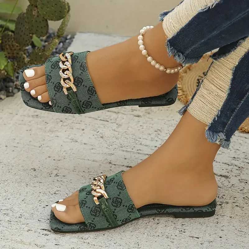Womens Slide 2024 New Summer Flat Sandals Outdoor Sandals Trend Designer Womens Slide Large Size Slide Women Z250312