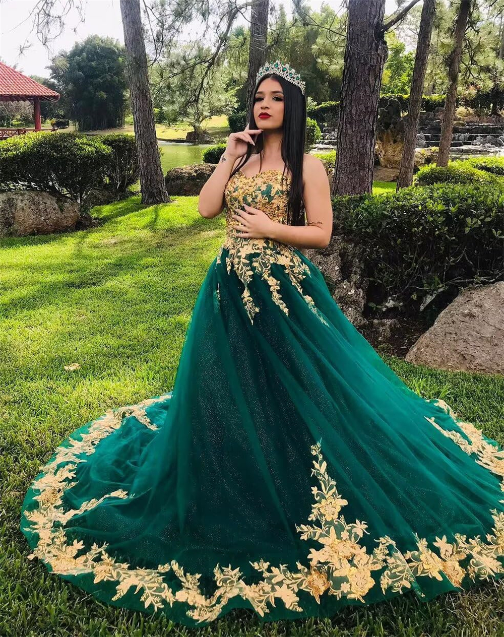 Ball Gown Quinceanera Dresses Gold Appliques Sweetheart Lace-up Plus Size Tulle Sweet 15 16 Princess Birthday Party Gowns Vestidos De 15 Anos QD09