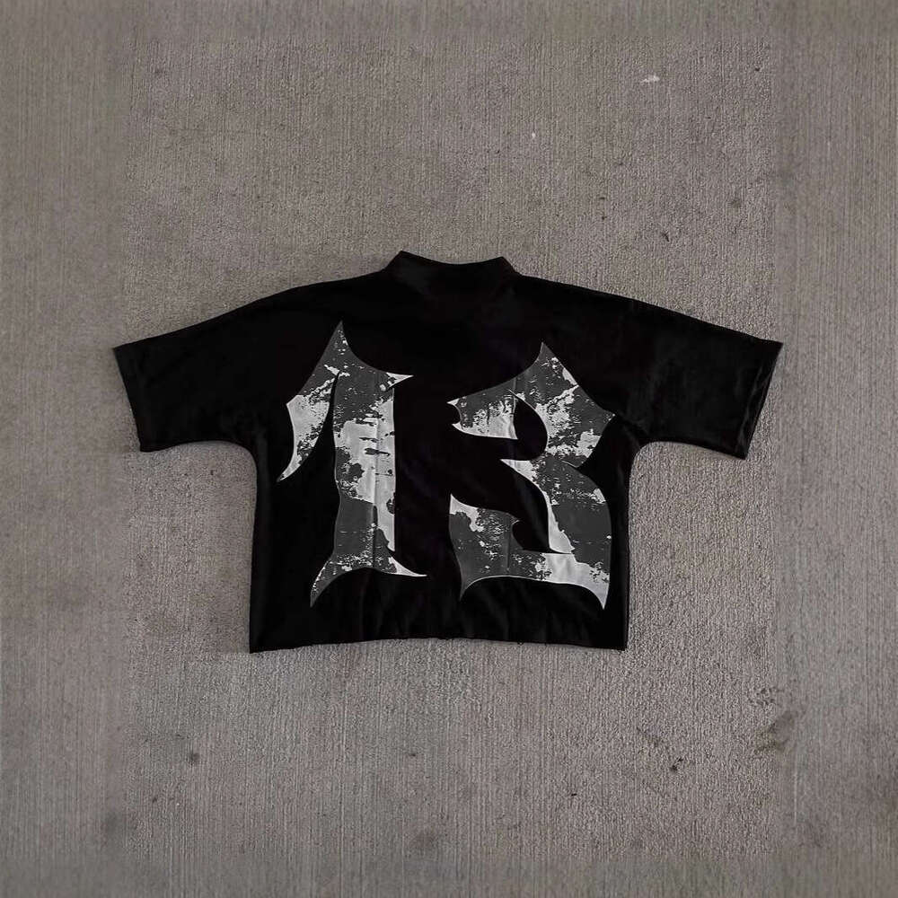 Dark American style street personality T-shirt for both men and women, trendy short sleeved top