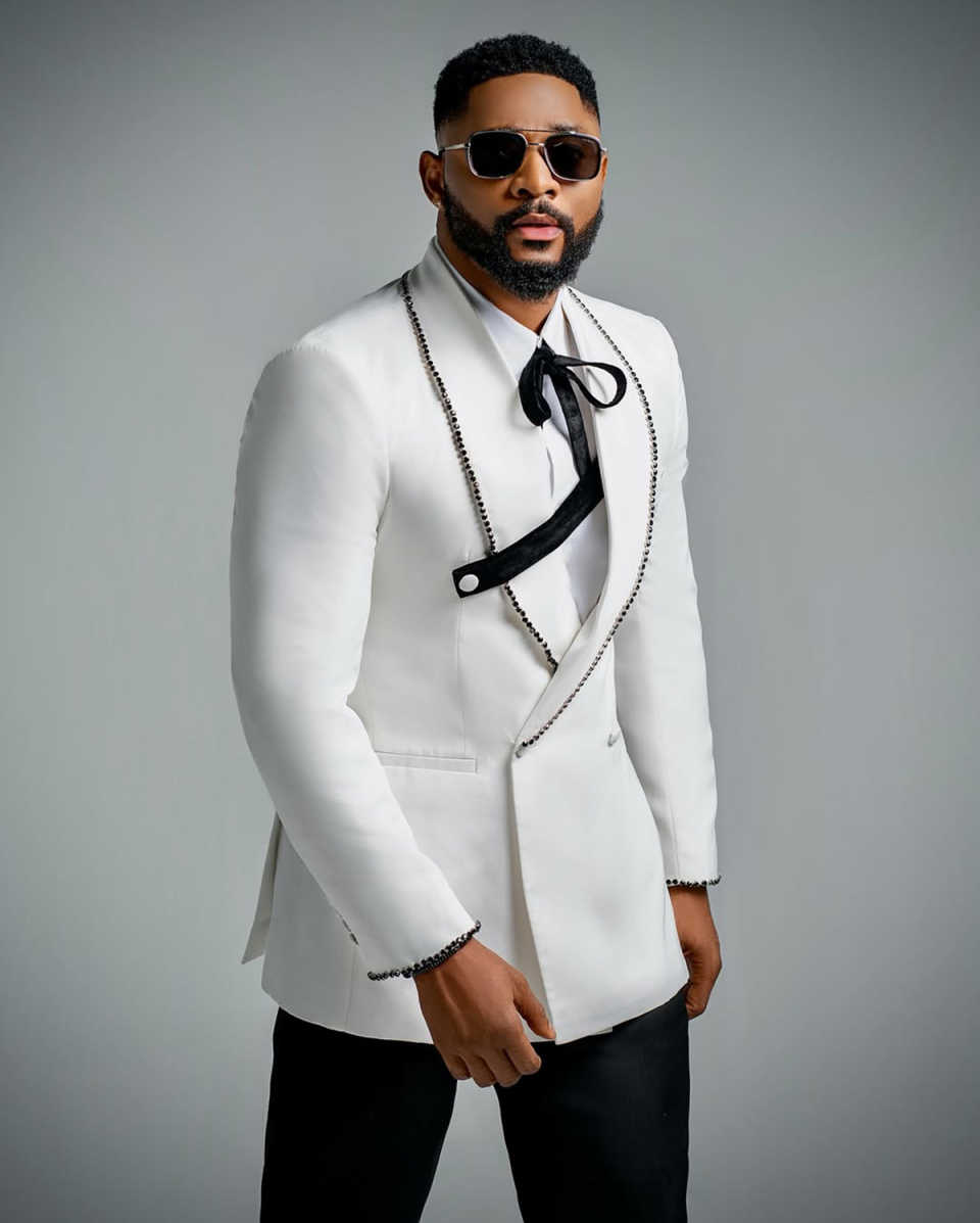 Noble Wedding Tuxedos Double Breasted Beaded Men Suit Shawl Lapel 2 Piece Set Jacket Pants Groom Business Blazers Customized