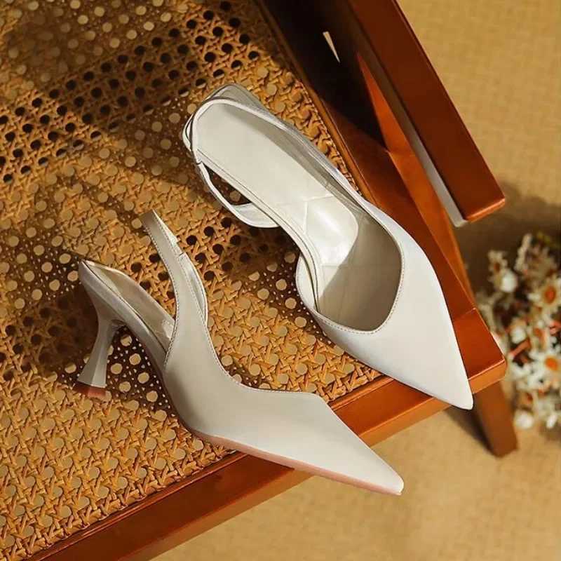 Summer 2023 New Fashion Pointed Stiletto Medium New Heel High H Wen Back Empty Hot Toe Sandals Green Wens Shoes Z250311