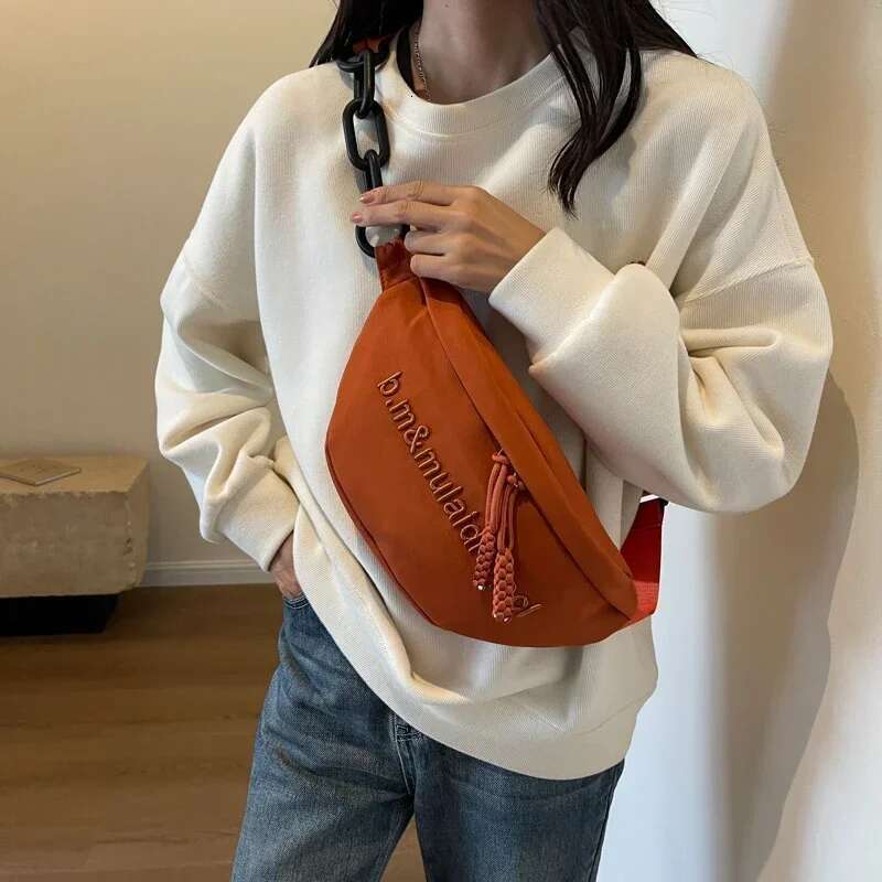 Large Capacity Crossbody Bag Women s Designer Fashionable Waist Bag Trendy Half Moon Shaped Solid Color Dopamine Handbag High quality Saddle Bag Walle