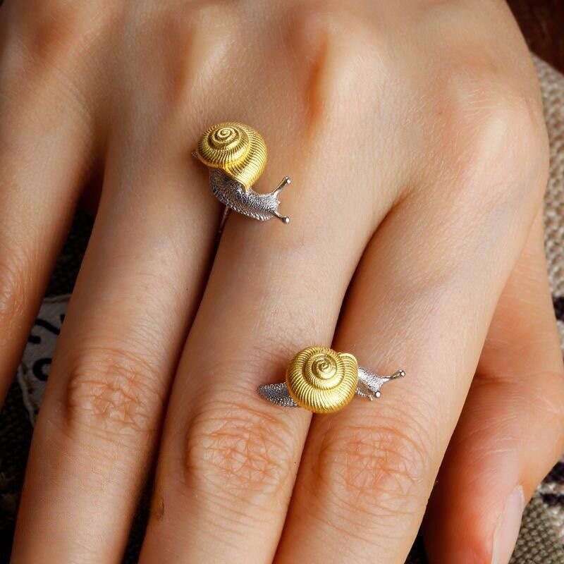 Exquisite snail fashionable gold and sier mixed color versatile couple set earrings, accessories